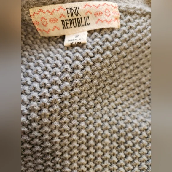 Pink Republic Charcoal Grey Faux Fur Vest Women's Sz (M) NWOT - Picture 7 of 7